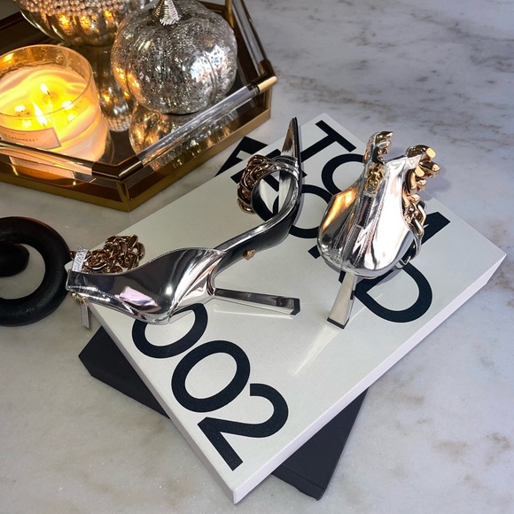 Versace Gold Medusa Chain Leather Sandal in Silver Mixed Metals - Picture 10 of 16